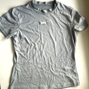 Nike dry-fit T-shirt, size S.